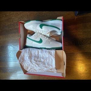 Nike dunk low Summit. White and green size 13. Brand new in box